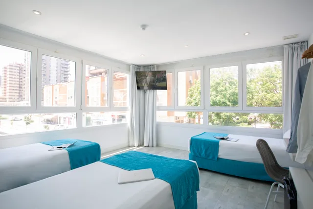 Room, Triple, Casual Del Mar Malaga 3/4