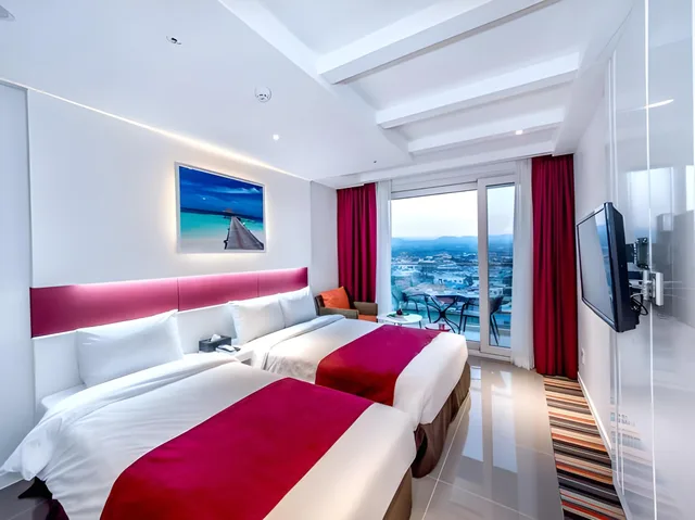Family, Twin Beds, Town View، Aimi Jeju Beach Hotel 1/2