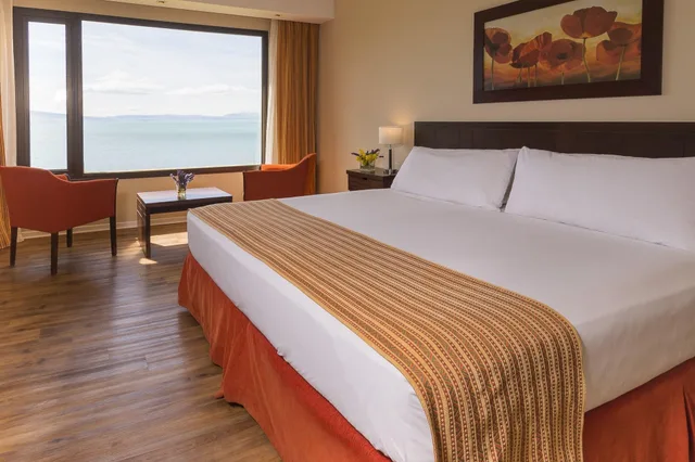 غرفة بإطلالة على البحيرة، Xelena Hotel and Suites 1/2