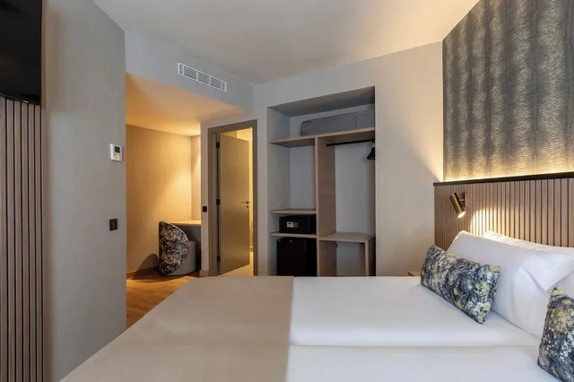 غرفة سوبيريور بسريرين منفصلين، Acta Piramides 2/5