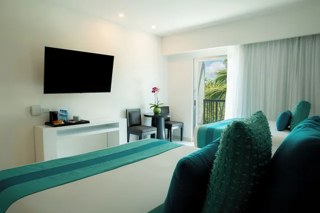 جناح بسرير كينج وسريرين كوين بـ3 غرف نوم، The Fives Beach Hotel - A la Carte All Inclusive 7/8