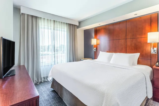 استوديو بسرير كينج مع أريكة، Residence Inn by Marriott Duluth 2/4