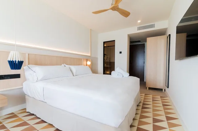 غرفة ديلوكس بسرير كوين بإطلالة على البحر، Akquaaa Boutique Hotel 1/10