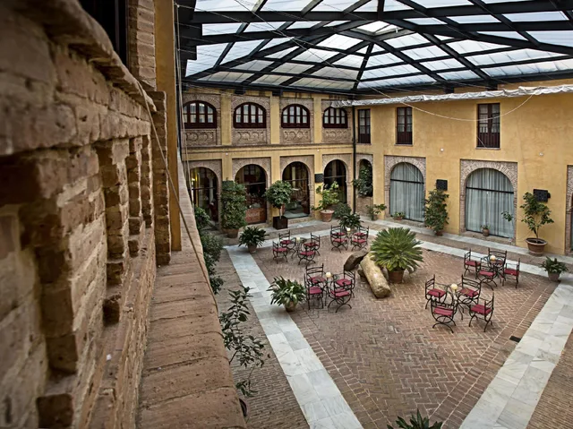 غرفة، Alcazar de La Reina 1/1
