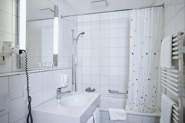 غرفة بسريرين منفصلين، Bristol Hotel Zurich 6/6