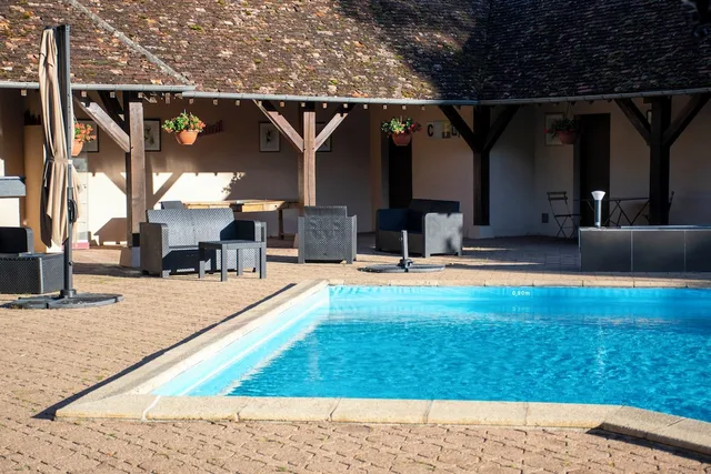 HOTEL LE RELAIS FLEURI، أوكسار 44/50