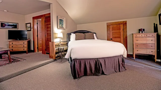 Lodge, Queen Bed, Sofa, Balcony، Weasku Inn 1/2