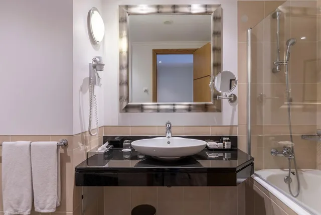 غرفة عائلية بسرير مزدوج مع سرير إضافي، Pestana Grand Premium Ocean Resort 6/8