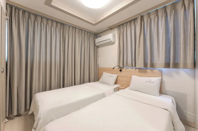 غرفة قياسية بسريرين منفصلين، Staywell Hotel 8/10