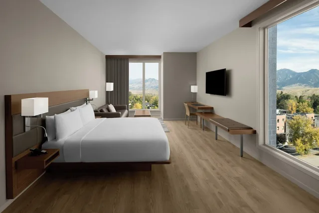 غرفة بسرير كينج بإطلالة على الجبل، AC Hotel Bozeman Downtown 2/5