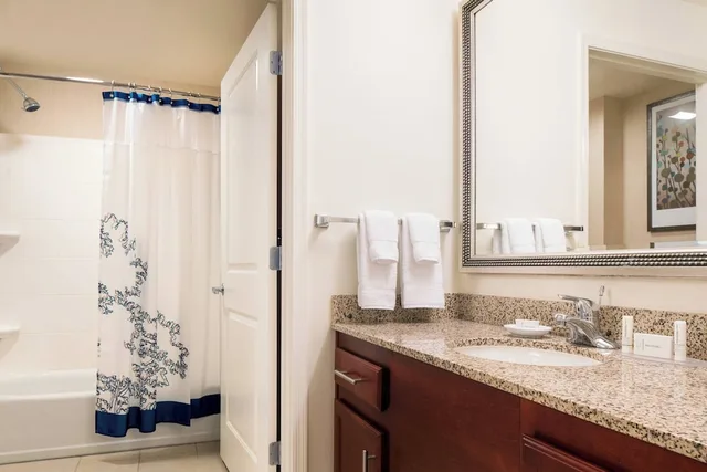 استوديو بسرير كينج مع أريكة لذوي الإعاقة، Residence Inn by Marriott Phoenix Desert View at Mayo Clinic 2/3