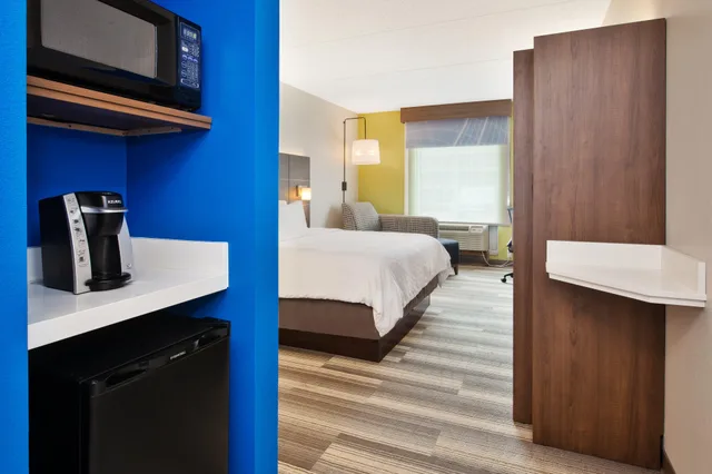 غرفة بسرير كينج، Holiday Inn Express Hotel & Suites Warrenton 4/4