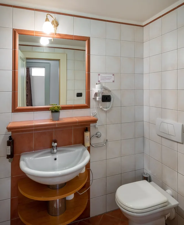شقة بسريرين كينج بشرفة بغرفتي نوم مع أريكة، Chateau 9 Apartments by Adrez Living 4/5