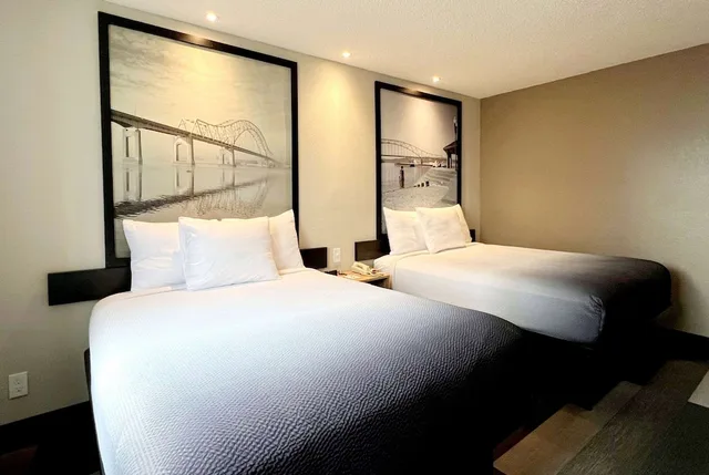 غرفة بسريرين كوين، Super 8 by Wyndham Cedar Rapids 5/7