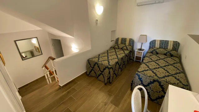 غرفة بسرير مزدوج أو سريرين منفصلين، Capri Bougainville 1/3