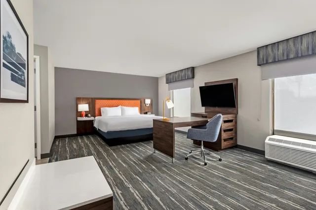 استوديو بسرير كينج مع أريكة، Hampton Inn Suites Richmond 3/3