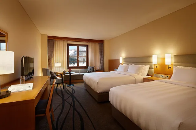 غرفة سوبيريور عائلية بسرير مزدوج وسرير فردي وسريرين، Lotte Arai Resort 1/8