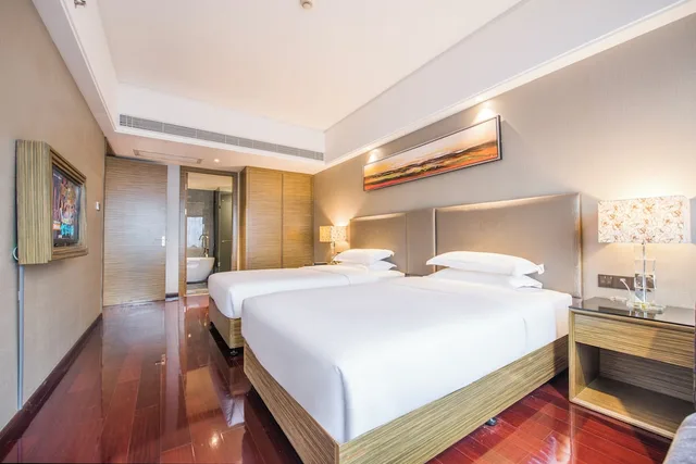 La Perle, Suite, Twin Beds, King Bed, 2 Bathrooms, La Perle International Hotel 2/4