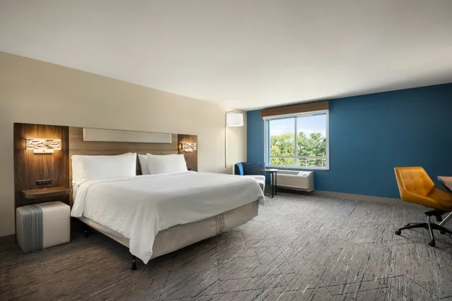 Room, King Bed, Accessible, Holiday Inn Express Richmond by IHG 3/4