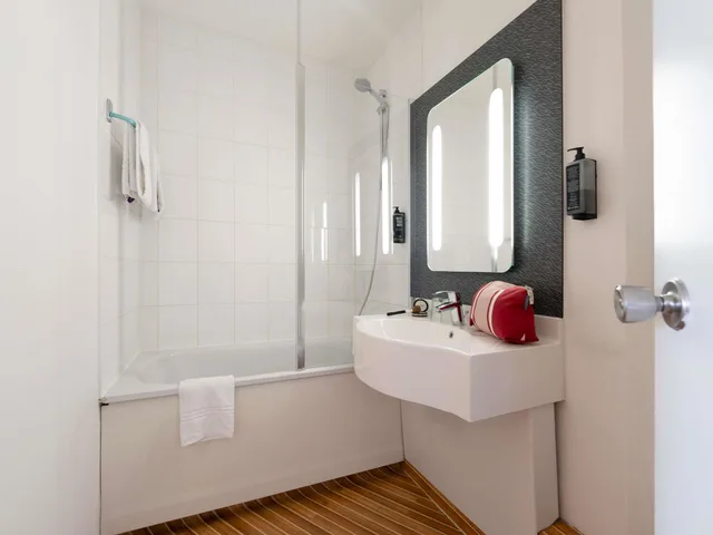 Room, Single, Double Bed, Ibis Nancy Centre Gare Et Congres 7/7