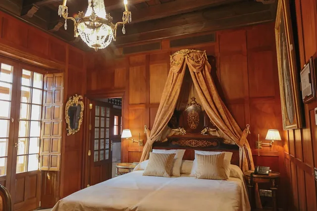 Junior Suite De luxe، Hotel Ateneo Sevilla 1/2