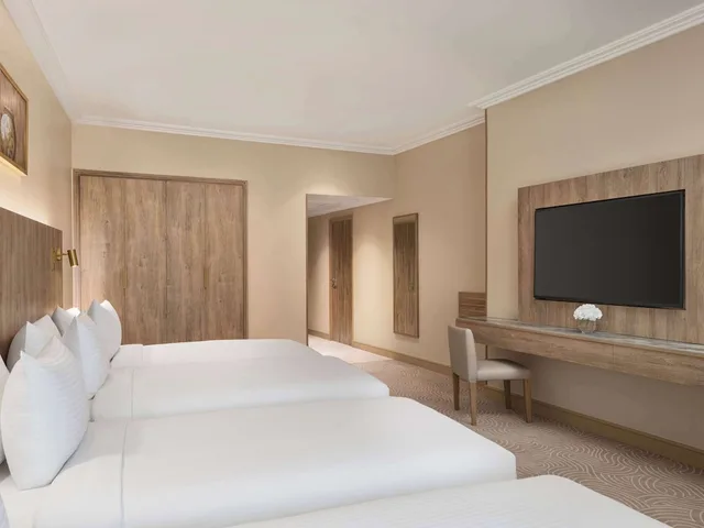 Superior, 3 Beds, Partial Haram View، موڤنبيك برج هاجر مكة(Movenpick Hotel & Residence Hajar Tower Makkah) 3/9