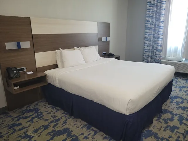 غرفة بسرير كينج لذوي الإعاقة، Baymont by Wyndham Carlsbad NM 1/4