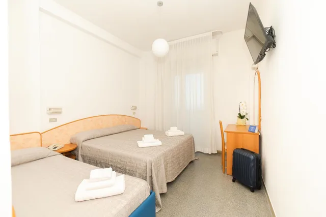 غرفة ثلاثية، Hotel Saint Louis 5/10