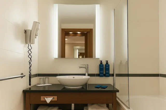 غرفة بريميوم بسرير كينج في طابق مرتفع، Crowne Plaza Montpellier Corum 5/5