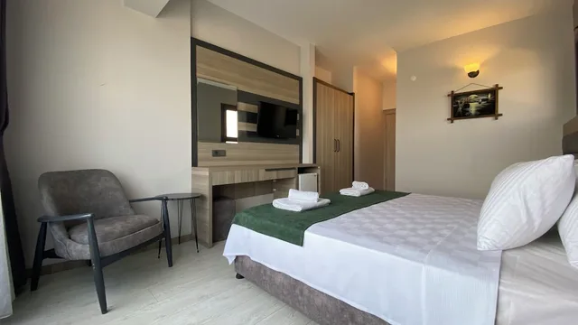غرفة قياسية بسرير كوين وسرير فردي بغرفة نوم واحدة، Medos hotel 6/10