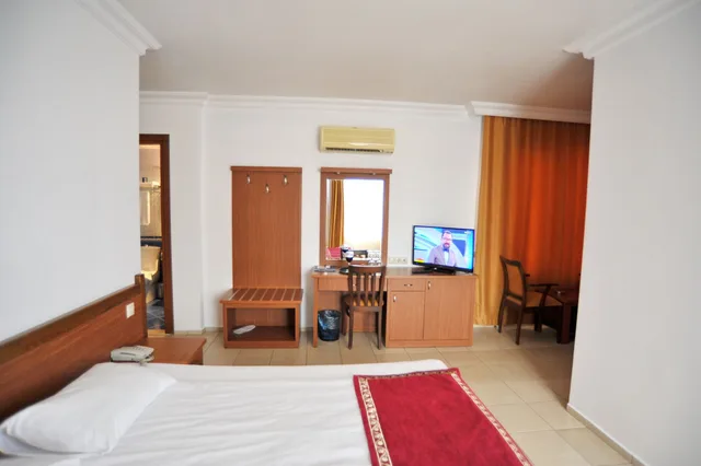 Junior Suite, Partial Sea View, Hotel Royal Hill 6/10