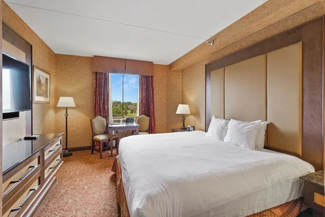 Romantic, King Bed, Golf Course View، Heritage Hills Golf Resort 1/1