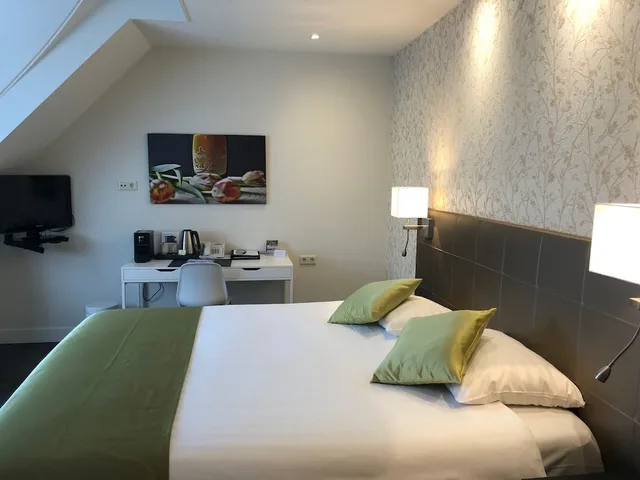 غرفة فاخرة بسرير كينج، Hotel Restaurant Oud London 3/4