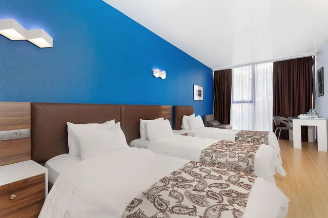 Room, Triple, Iveria Inn Tbilisi 1/10