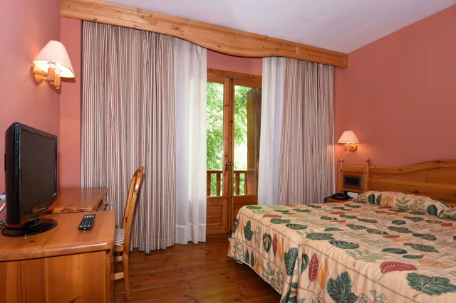 Room, Double or Twin Bed, Rvhotels Orri 5/6