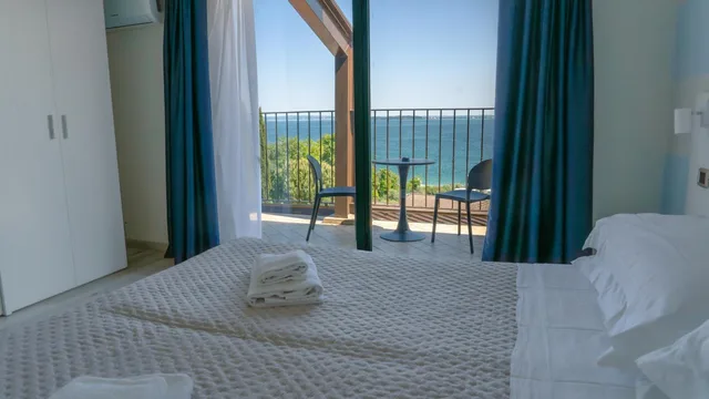 غرفة ديلوكس بسرير مزدوج أو سريرين منفصلين بإطلالة على البحيرة، AHG Riva del Sole Wellness Hotel 7/10