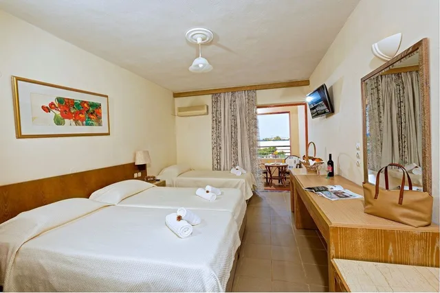 غرفة قياسية ثلاثية بسرير مزدوج وسرير فردي، Rethymno Village 6/10