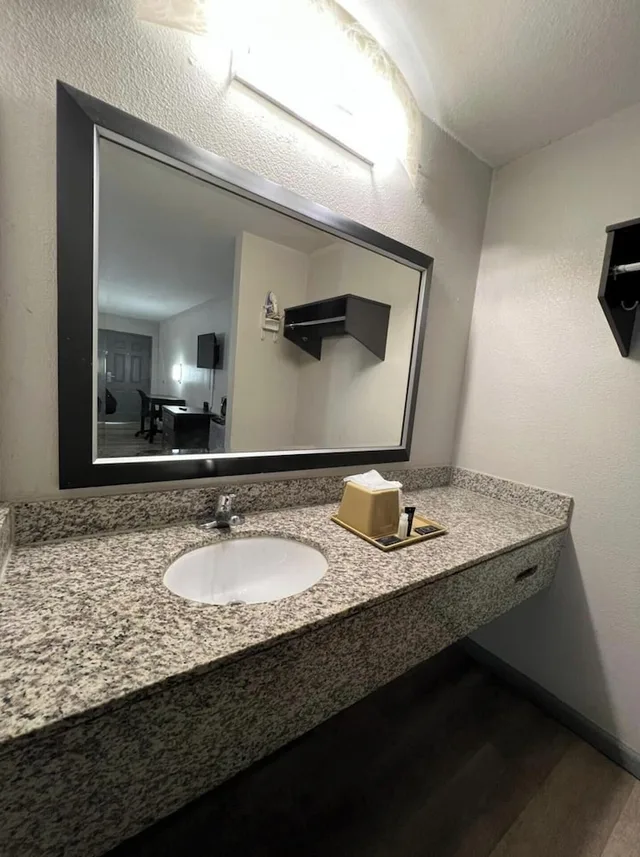 غرفة بسرير كينج، Signature Inn Socorro 2/2