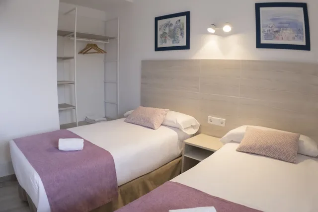 شقة عائلية بأربعة أسرّة بغرفتي نوم مع أريكة، Aparthotel Cye Holiday Centre 4/7