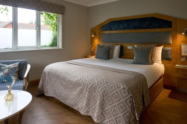 غرفة سوبيريور بسرير مزدوج، The Fairlawns Hotel And Spa 2/4