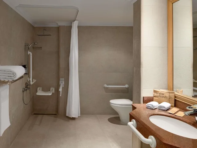 جناح جونيور بسرير كينج، Movenpick Taba 8/9