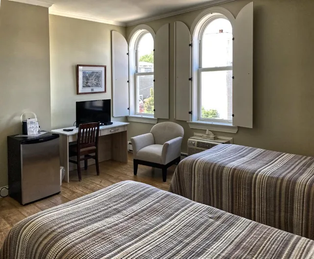 غرفة ديلوكس بسريرين منفصلين، Lunenburg Arms Hotel 3/3