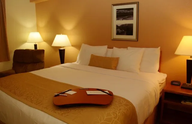 غرفة قياسية بسرير كينج، Quality Inn Hamilton Bitterroot Valley 3/5