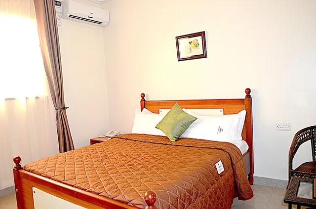 Room, Single, Double Bed, City View, Marie S Royale Hotel 4/9