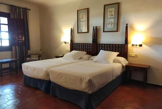Standard, Twin Beds, Murphy Bed, with Extra Bed، Parador De Albacete 7/10