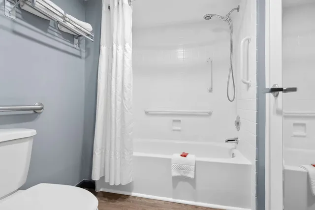 غرفة تنفيذية بسرير كوين، SureStay Plus Hotel By Best Western Brandywine Valley 6/7