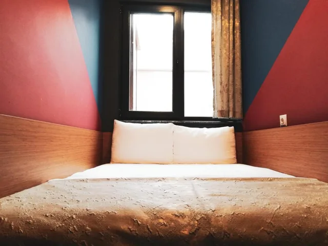 Budget, Double Bed, Quantum Hotel 4/9