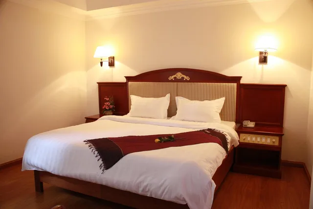 جناح، Lux Riverside Hotel & Apartment 2/2