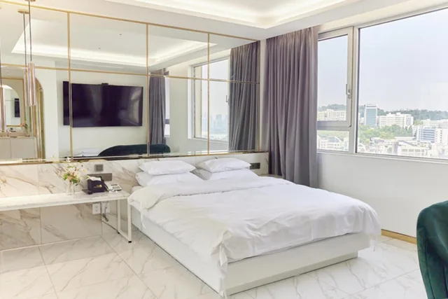 جناح ملكي، Hotel The Designers Hongdae 4/10