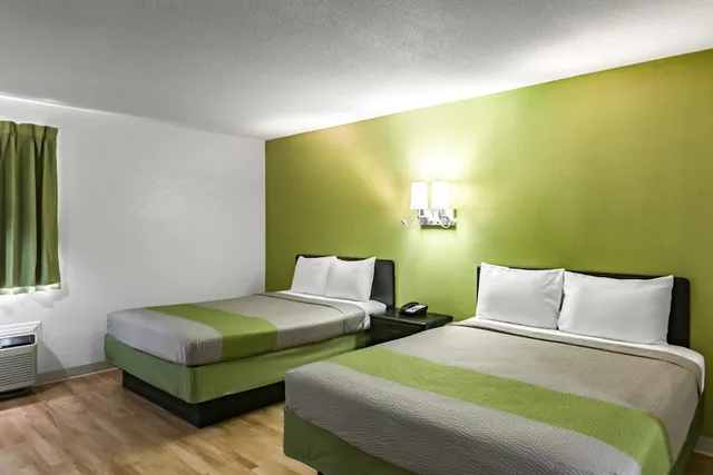 غرفة ديلوكس بسريرين مزدوجين، Motel6 Augusta, KS 2/8